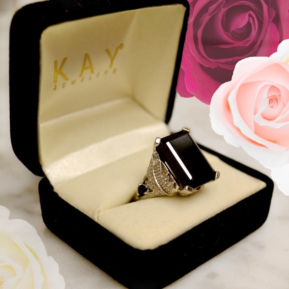 Stunning Antique style, Natural Black Spinel RING